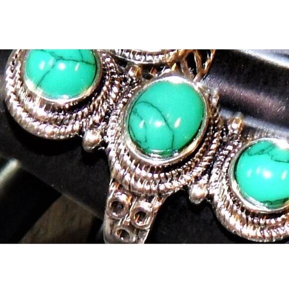 Size 11~ Three Stone Faux Turquoise Ring - Picture 6 of 6